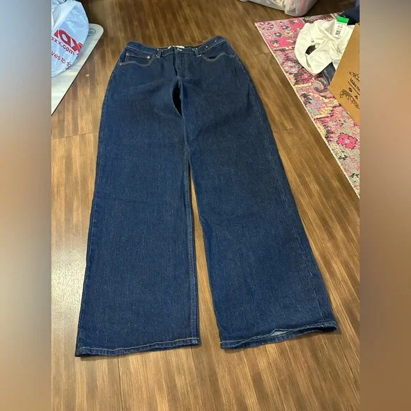 Abercrombie and fitch High Rise 90s Relaxed Jean dark wash size 10R like new - Picture 7 of 8